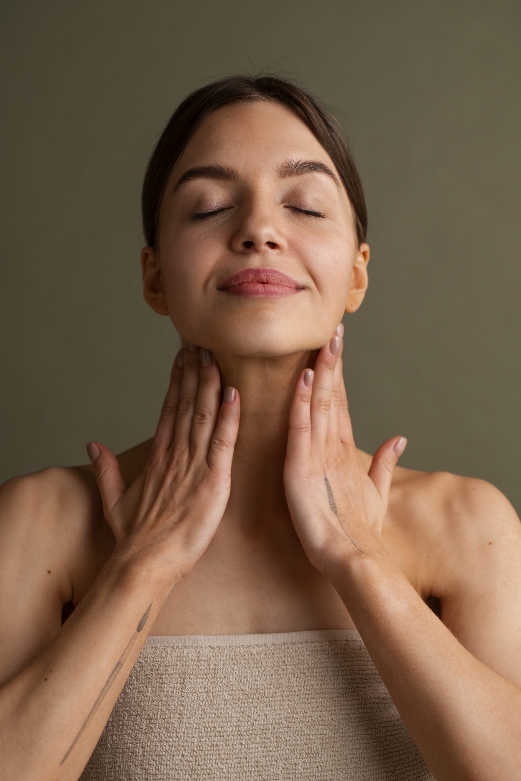 Descubre cómo mejorar tu imagen con los tratamientos médico-estéticos de la Clínica Javier Mestre. Atención personalizada en Zaragoza, Madrid y toda España. ¡Luce tu mejor versión!